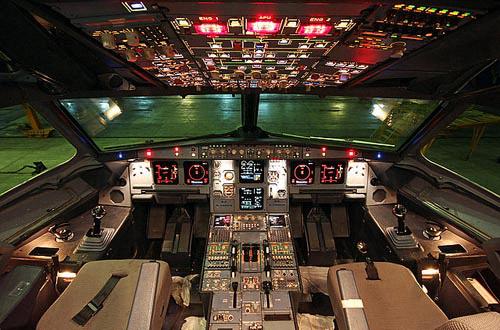 A320 Cockpit. Photo by Shahram Sharifi of the Iranian Spotters.