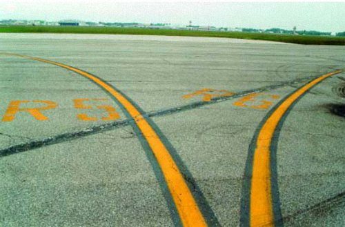 Taxiway selection for TWY R5 and R6.