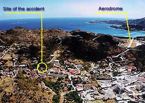 Aerial view of the accident site and St Barthélemy aerodrome.