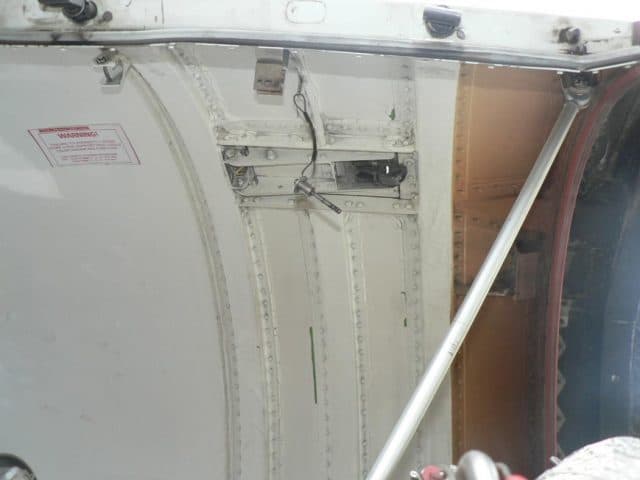 Upper Core Cowl Door with the Hold Open Rod found dislodged